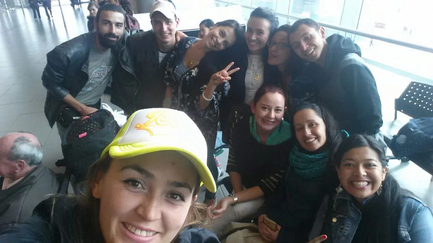 Equipo reunido antes del viaje a Light the City